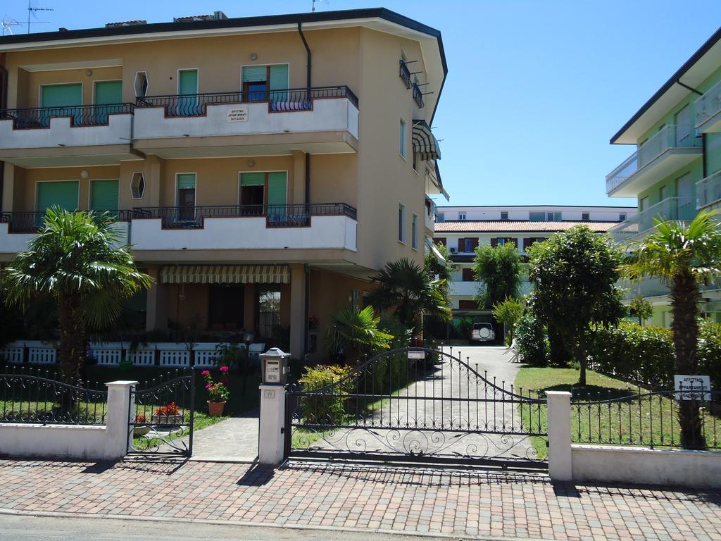 Condominio Wernau Caorle Exterior foto